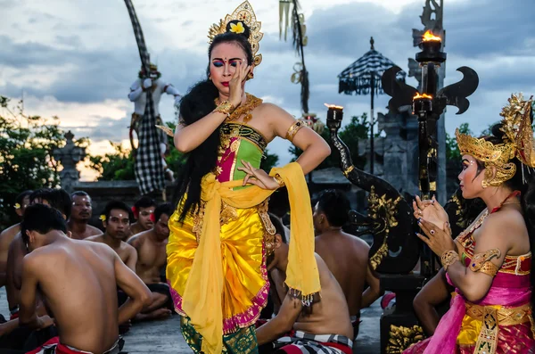 Danza tradizionale balinese di Kecak, Tempio di Uluwatu, Bali — Foto Stock