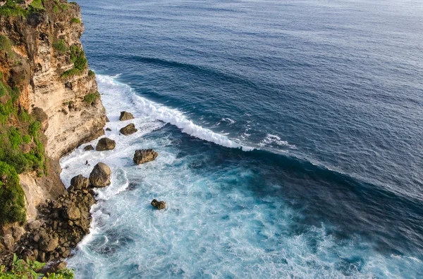 High Cliff at Uluwatu Temple, Bali, Indonesia — Stock Photo, Image