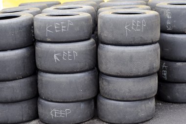 Yüksek performanslı spor lastik kullanılan