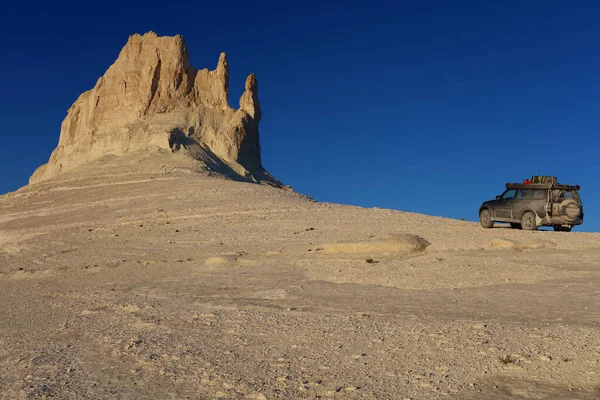 Boszhira yolu, Batı Kazakistan, Ustyurt yaylası, antik denizin dibi kurumuş..