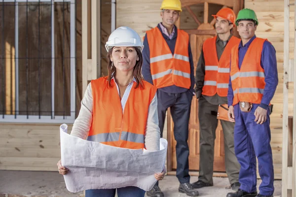 4 person konstruktion besättning — Stockfoto