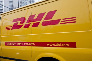 DHL teslimat hizmeti işareti