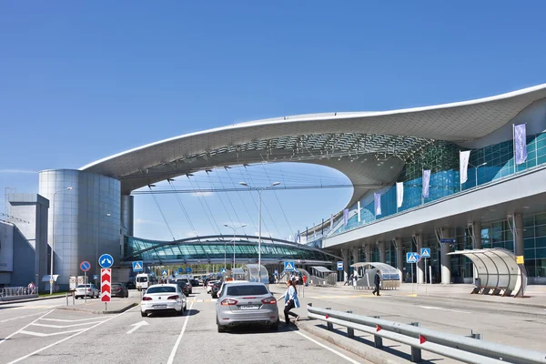 Flygplatsen ustställningshall. Terminal D. Moskva. Maj, 20, 2015 — Stockfoto