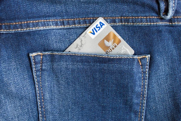 Visa card in jeans pocket — Stock Photo, Image