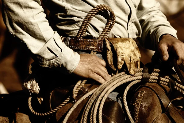 Arbetar Cowboy på nära håll — Stockfoto