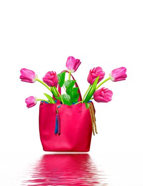 Beyaz arka plan üzerinde izole çanta çiçek Lale