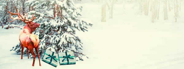 Skog Frosten Vinterlandskap Snötäckta Träd Rådjur God Jul Och Gott — Stockfoto