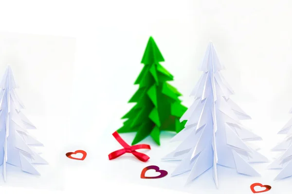 Grön Origami Julgran Isolerad Vit Bakgrund Gratulationskort — Stockfoto