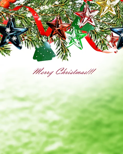 Árvore de Natal decorada com brinquedos festivos — Fotografia de Stock