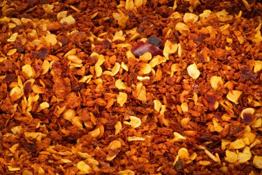 Kırmızı biberli gevrek, ezilmiş biberden yakın çekim.