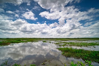 Manzara Yansıma Gölü, kümülüs bulutlu göl