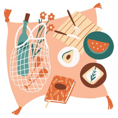 Ağ torbası, yemek, şarap ve çiçekler. Piknik partisi konsepti. Meyveli, sebzeli, çiçekli yeniden kullanılabilir tekstil satıcısı. Sıfır atık, plastiksiz, ekolojik yaşam. Düz çizgi film yaz illüstrasyonu. Vektör ögeleri