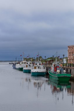 Blagopoluchiya liman ile taş iskele ve iskelelerde