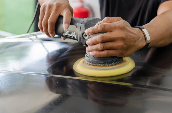 Man Working Polishing Coating Cars Polishing Car Help Eliminate Contaminants — Stock Photo, Image