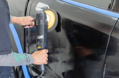 Araba cilası makine temizleme servisi oto tamirhanesi.