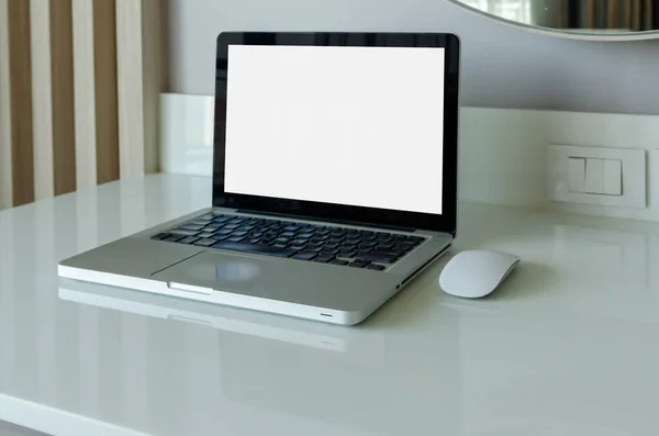 Computer Laptop Mock Mouse White Blank Screen Table — Stock Photo, Image