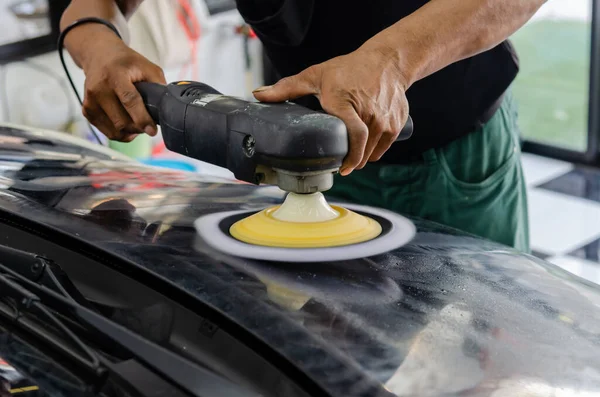 Car Detailing Man Working Polishing Caring Exterior Wax Auto Polishing — Stockfoto