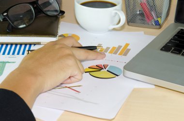 İşletme belgeleri laptop