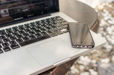 bilgisayar dizüstü dışarıda