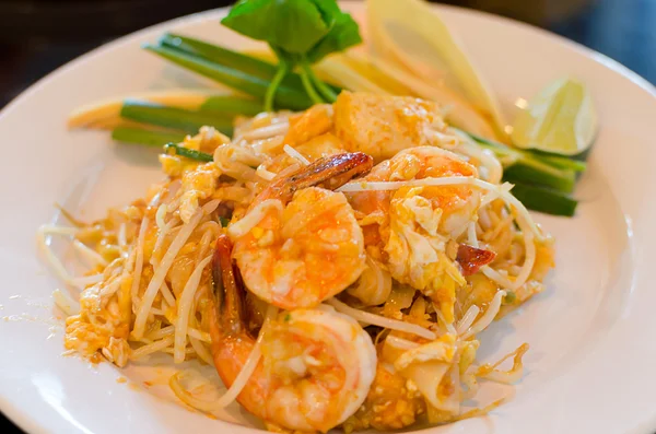 Gamberetti pad thai — Foto Stock