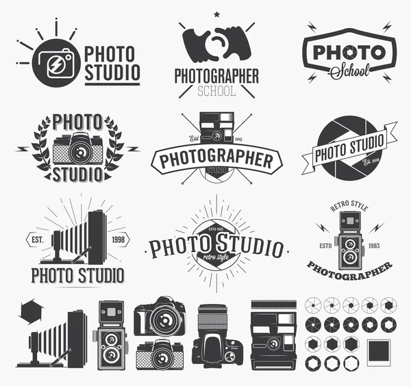 Logotipo do estúdio de fotografia e fotografia, Etiquetas de câmera clássicas —  Vetores de Stock