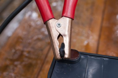 Akümülatör için klip