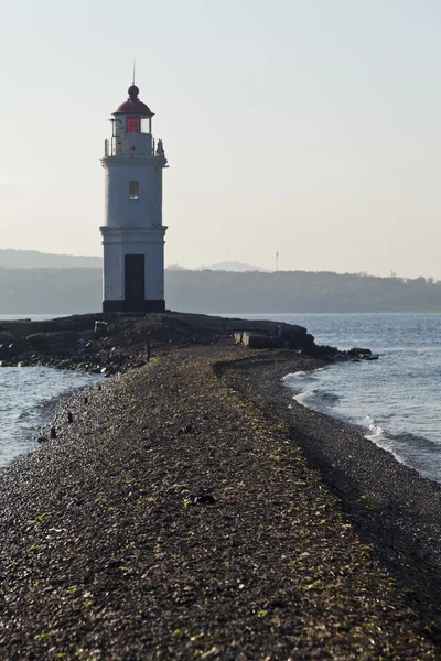 Leuchtturm an der Küste — Stockfoto