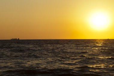 gün batımında güneş