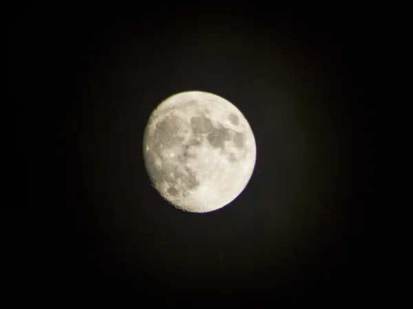 La lune dans le ciel — Photo