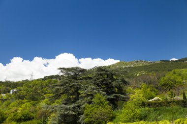 bulutlar dağlar üzerinde