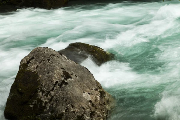 Fiume di montagna — Foto Stock