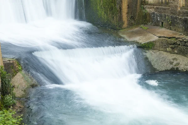 Водоспади на річці — стокове фото