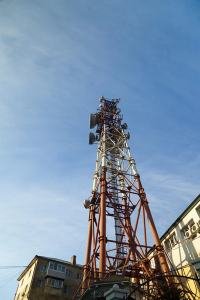 高い通信塔 — ストック写真