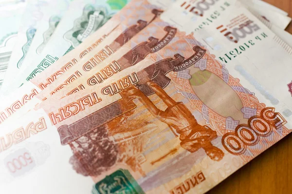Paketi ruble