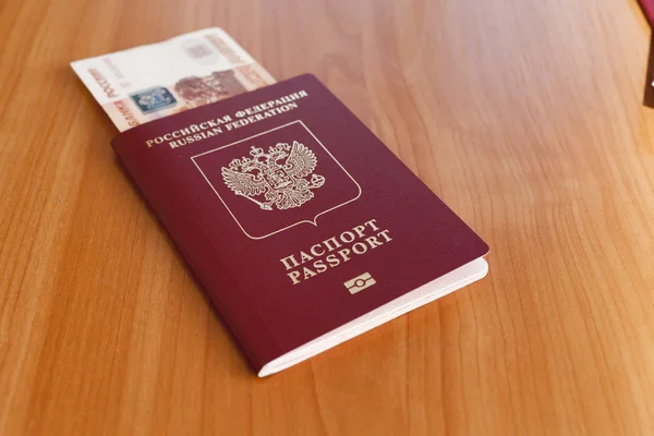 Bir tabloda Pasaportlar
