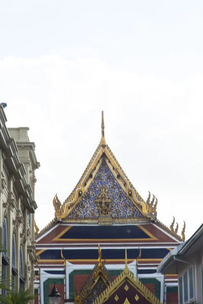 Beautiful Buddhist temple — Stock Photo, Image