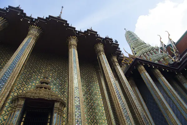 Wunderschöner buddhistischer Tempel — Stockfoto