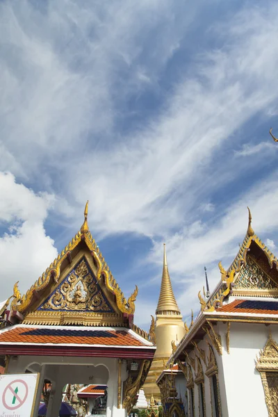 Beautiful Buddhist temple — Stock Photo, Image