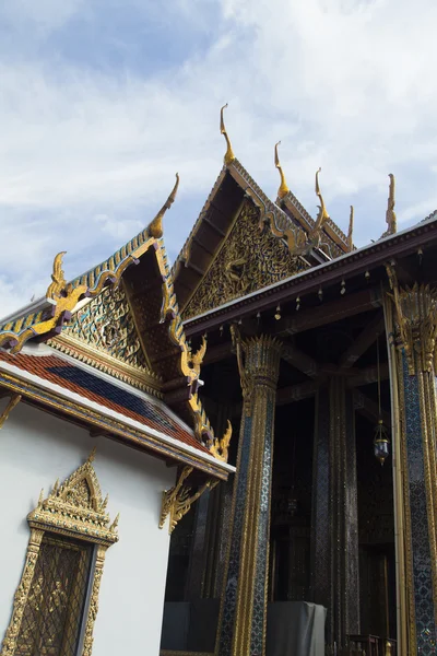 Beautiful Buddhist temple — Stock Photo, Image