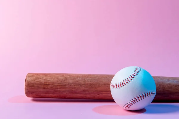 Baseball Bat Różowym Tle Koncepcja Sportowa — Zdjęcie stockowe