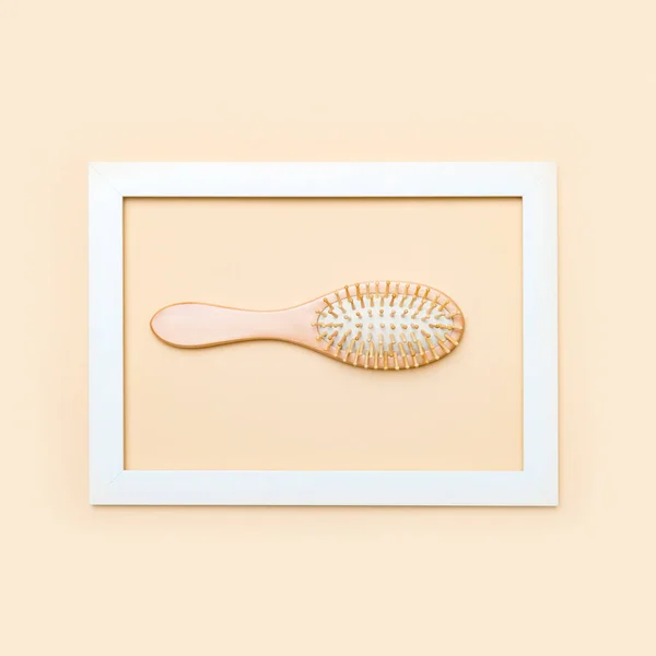 Cepillo Para Cabello Marco Sobre Fondo Beige Eco Concepto Estilo — Foto de Stock