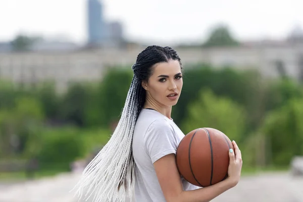 Woman African Braids Playing Basketball Park Youth Lifestyle Concept — Stock Photo, Image