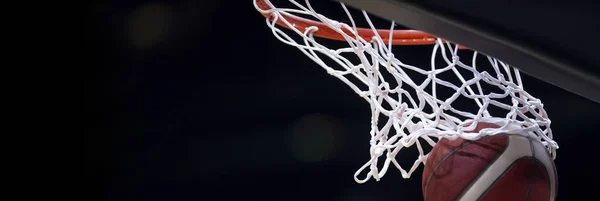 Palla Basket Arancione Vola Attraverso Cestino Sport Professionistico Concep — Foto Stock