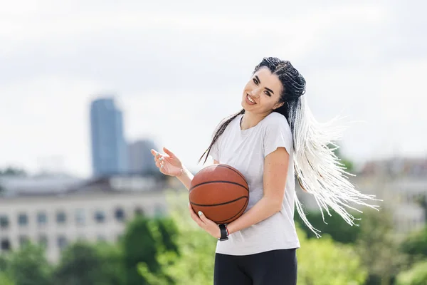 Woman African Braids Playing Basketball Park Youth Lifestyle Concept — Stock Photo, Image