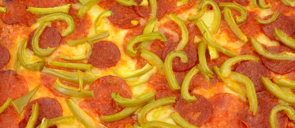 Hintergrund der Pfefferoni-Pizza — Stockfoto