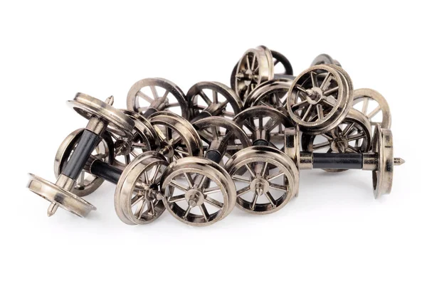 金属スポーク鉄道模型用車輪のグループで オーゲージ又は1 76スケールの軸を有するもの ストック写真