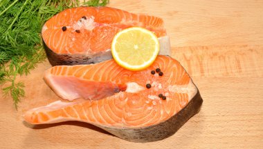 taze Çiğ somon biftek