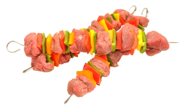 Carne cruda y brochetas de pimienta dulce — Foto de Stock