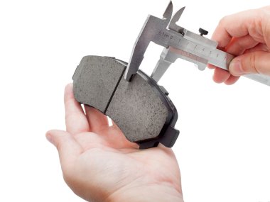 Fren balataları Kaliper mühendis el ile.