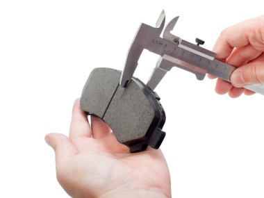 Fren balataları Kaliper mühendis el ile.